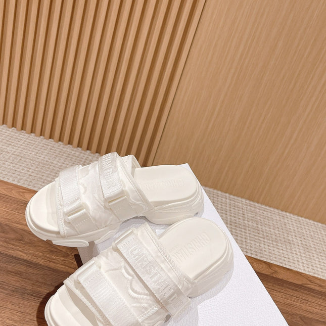 DIOR PLATFORM SLIDES 25S 30 MM IN CREAM WHITE FABRIC AND CALFSKIN
