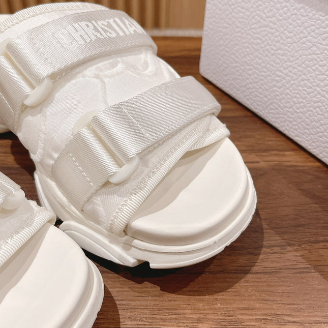 DIOR PLATFORM SLIDES 25S 30 MM IN CREAM WHITE FABRIC AND CALFSKIN