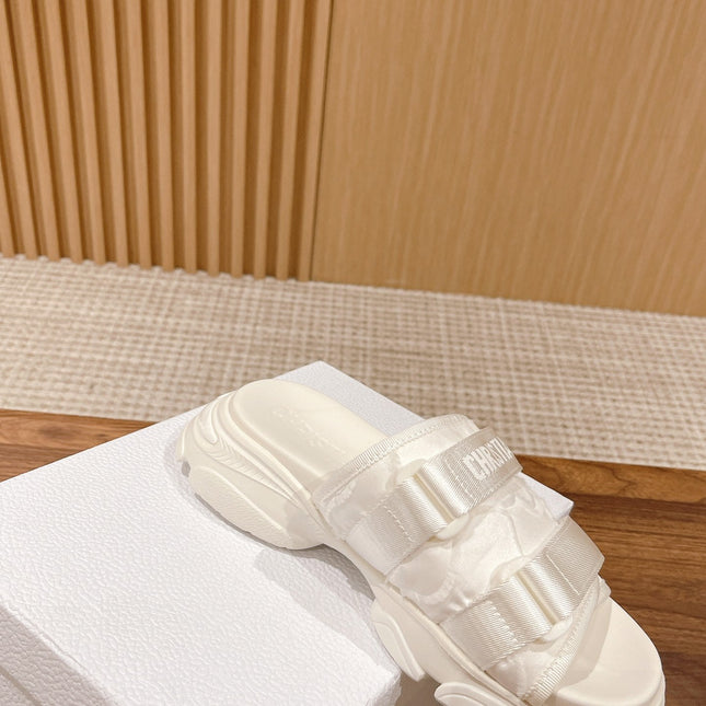 DIOR PLATFORM SLIDES 25S 30 MM IN CREAM WHITE FABRIC AND CALFSKIN