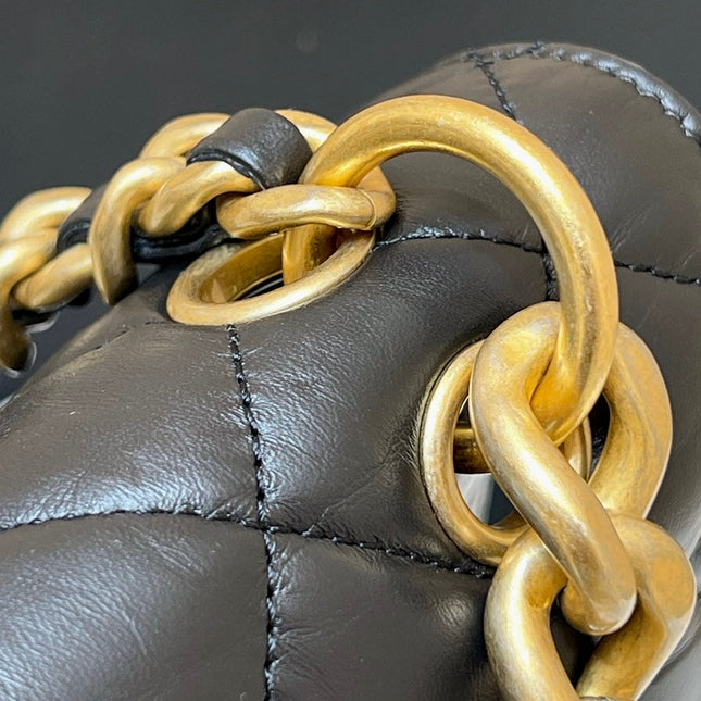 25S CHANEL MEDIUM FLAP BAG 25 IN BLACK CALFSKIN GOLD HARDWARE