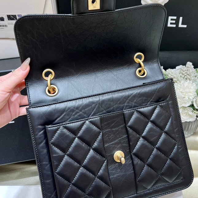 25S CHANEL MEDIUM FLAP BAG 25 IN BLACK CALFSKIN GOLD HARDWARE