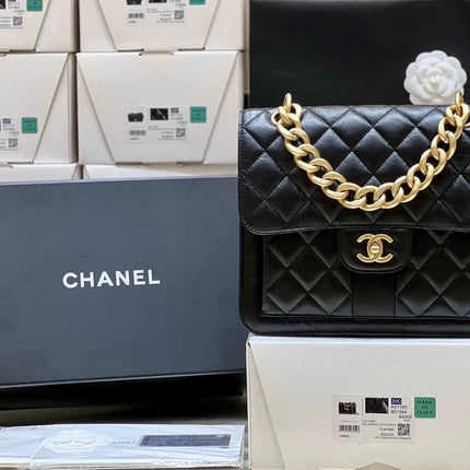 25S CHANEL MEDIUM FLAP BAG 25 IN BLACK CALFSKIN GOLD HARDWARE
