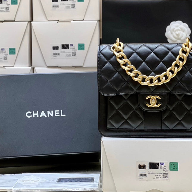 25S CHANEL MEDIUM FLAP BAG 25 IN BLACK CALFSKIN GOLD HARDWARE