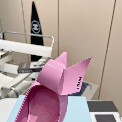 POINTED TOE SLINGBACK KITTEN HEEL WITH BOW IN PINK GLOSSY LAMBSKIN