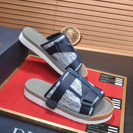 CD ALPHA SANDAL GRAY AND WHITE JACQUARD