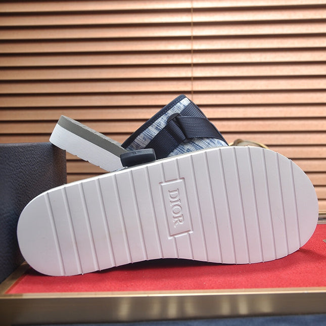 CD ALPHA SANDAL GRAY AND WHITE JACQUARD
