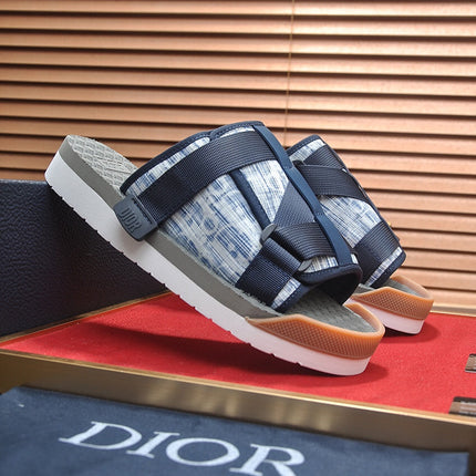CD ALPHA SANDAL GRAY AND WHITE JACQUARD
