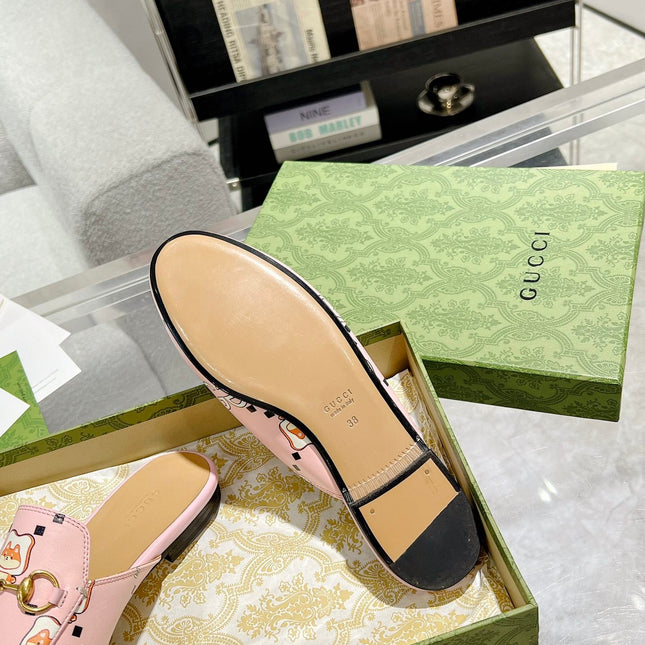 HORSEBIT SLIPPER MULE WITH CUTE CAT PRINT IN LIGHT PINK CALFSKIN