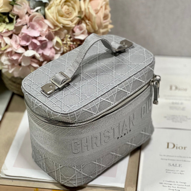 SMALL 25 TRAVEL VANITY CASE WITH SHOULDER STRAP DOVE GRAY