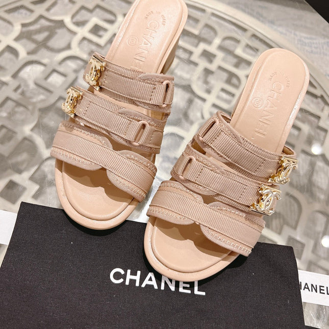 Double C  Xiaoxiang Chain Fabric Head Chunky High Heel Cream Lambskin