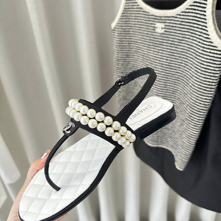 CLASSIC THONG SANDALS PEARL CHAIN IN WHITE LAMBSKIN