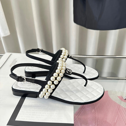 CLASSIC THONG SANDALS PEARL CHAIN IN WHITE LAMBSKIN