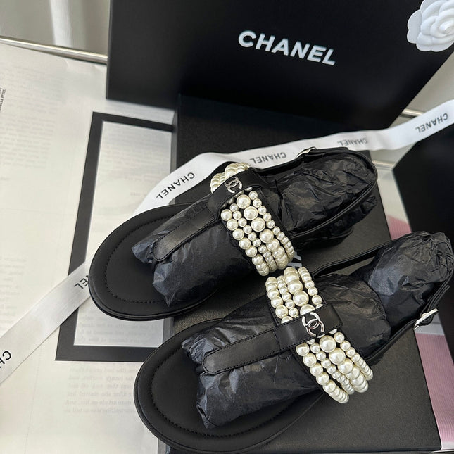 CLASSIC THONG SANDALS PEARL CHAIN IN BLACK LAMBSKIN