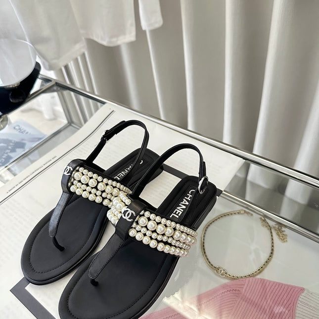CLASSIC THONG SANDALS PEARL CHAIN IN BLACK LAMBSKIN