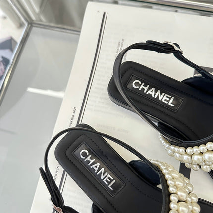 CLASSIC THONG SANDALS PEARL CHAIN IN BLACK LAMBSKIN