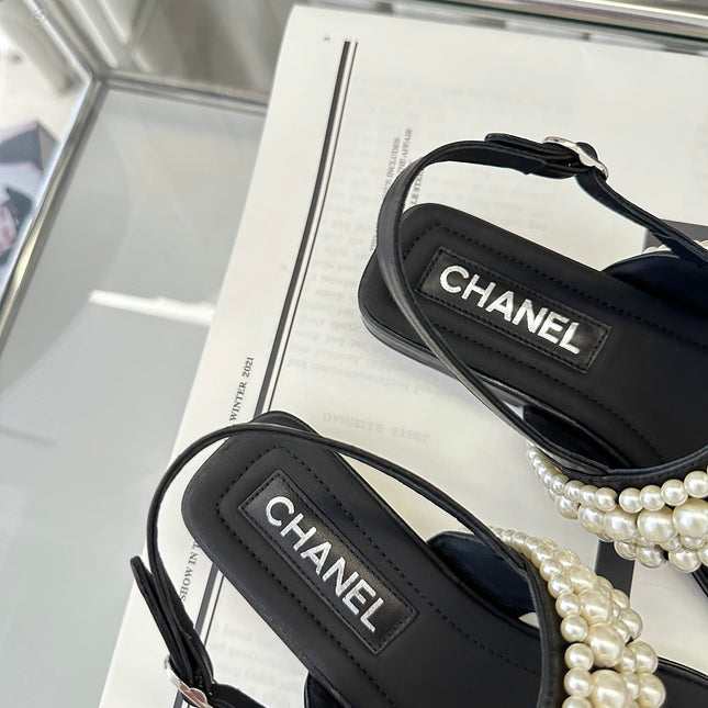 CLASSIC THONG SANDALS PEARL CHAIN IN BLACK LAMBSKIN