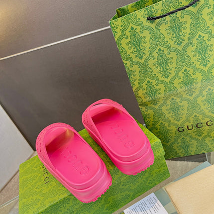 PLATFORM SANDALS IN BRIGHT PINK MONOGRAM IMPORTED TPU