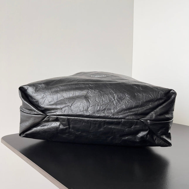 CRUSH LARGE TOTE BAG 46 IN BLACK CRUSHED CALFSKIN GOLD HARDWARE