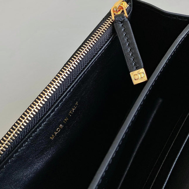 MINI CHAIN BAG 17 IN BLACK CALFSKIN