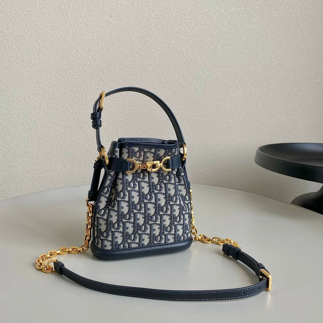 SMALL C'EST 18 IN BLUE CD-EMBOSSED OBLIQUE JACQUARD