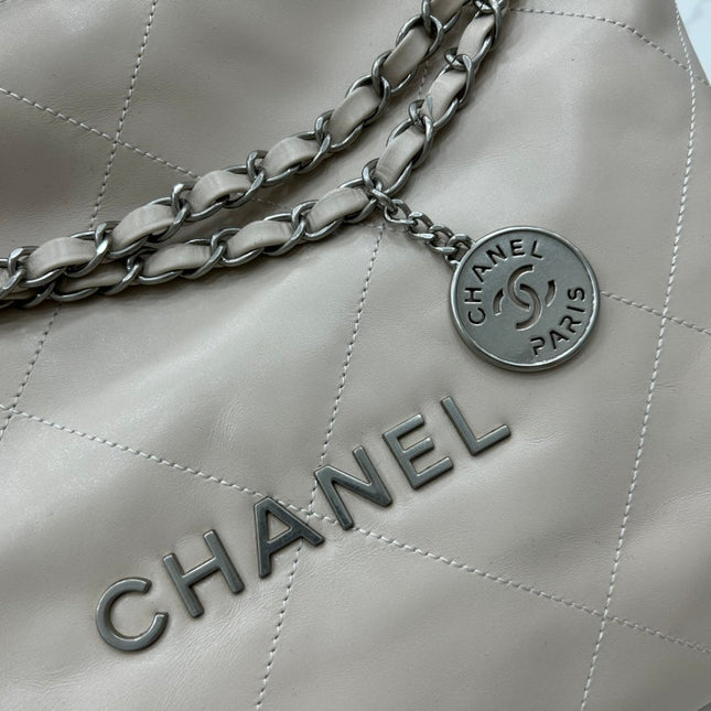 CC MEDIUM 37 HANDBAG IN BEIGE CREAM CALFSKIN SILVER HARDWARE