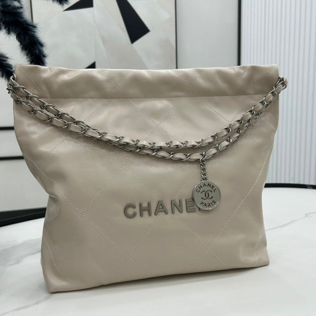 CC MEDIUM 37 HANDBAG IN BEIGE CREAM CALFSKIN SILVER HARDWARE