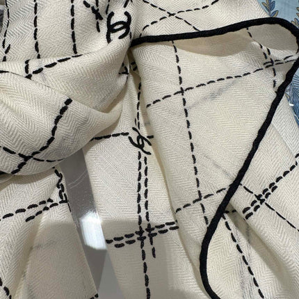 CHANEL 25S SCARF 140 IN SILK WOOL 726478