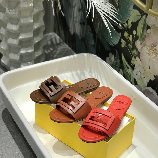 FENDI BAGUETTE SLIDES IN CINNAMON BROWN LAMBSKIN