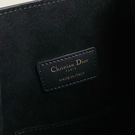 MEDIUM C'EST 24 IN BLACK CD-EMBOSSED CALFSKIN