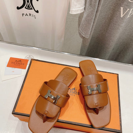 CLASSIC H BUCKLE SANDALS CARAMEL LAMBSKIN