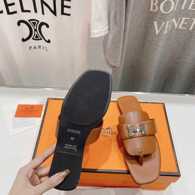 CLASSIC H BUCKLE SANDALS CARAMEL LAMBSKIN