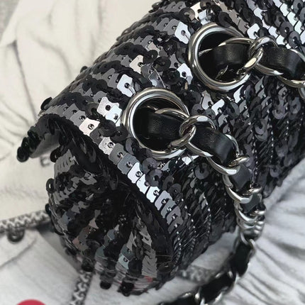 CC MINI 20 FLAP BAG IN BLACK SEQUINS WITH STRAP