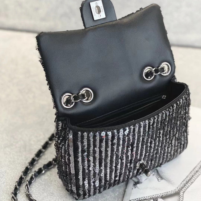 CC MINI 20 FLAP BAG IN BLACK SEQUINS WITH STRAP