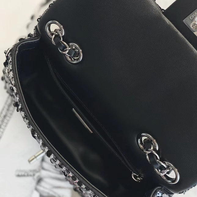 CC MINI 20 FLAP BAG IN BLACK SEQUINS WITH STRAP
