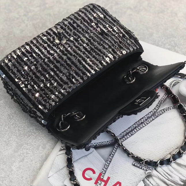 CC MINI 20 FLAP BAG IN BLACK SEQUINS WITH STRAP