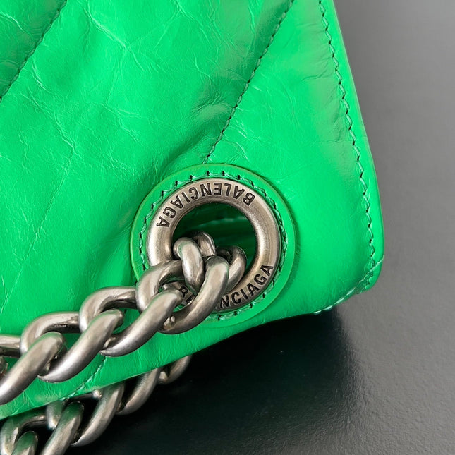 CRUSH CHAINED BAG 32 IN GREEN QUILTED CRUSHED CALFSKIN SILVER HARDWARE