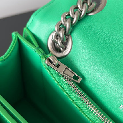CRUSH CHAINED BAG 25 IN GREEN QUILTED CRUSHED CALFSKIN SILVER HARDWARE