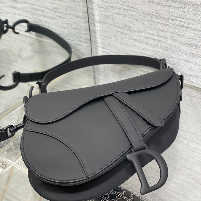 SADDLE BAG 24 IN BLACK CALFSKIN BLACK HARDWARE