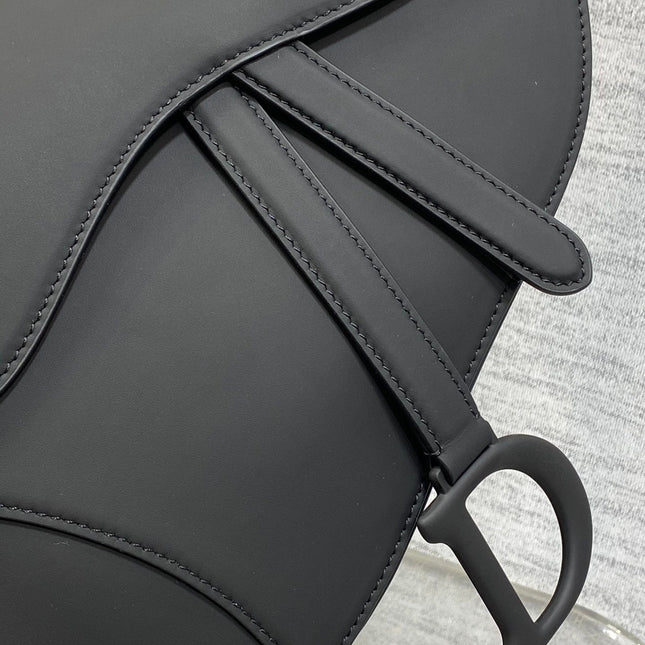 SADDLE BAG 24 IN BLACK CALFSKIN BLACK HARDWARE