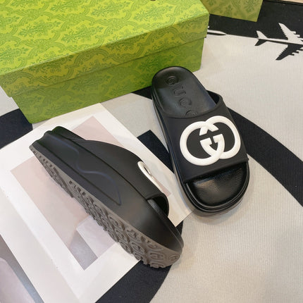INTERLOCKING G SLIDE SANDAL IN BLACK IMPORTED TPU