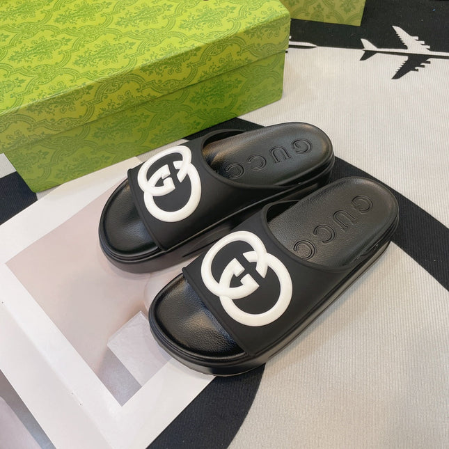 INTERLOCKING G SLIDE SANDAL IN BLACK IMPORTED TPU