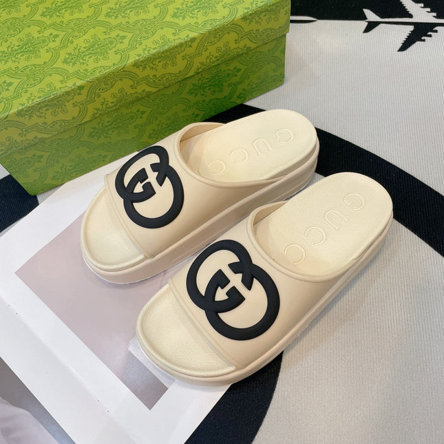 INTERLOCKING G SLIDE SANDAL IN WHITE CREAM IMPORTED TPU