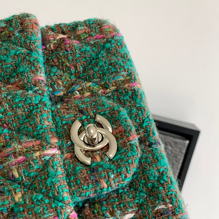 CC MEDIUM 20 CLASSIC BAG IN GREEN FOREST WOOL TWEED