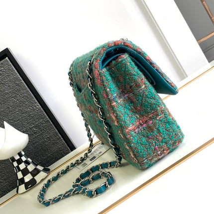 CC MEDIUM 25 CLASSIC BAG IN GREEN FOREST WOOL TWEED