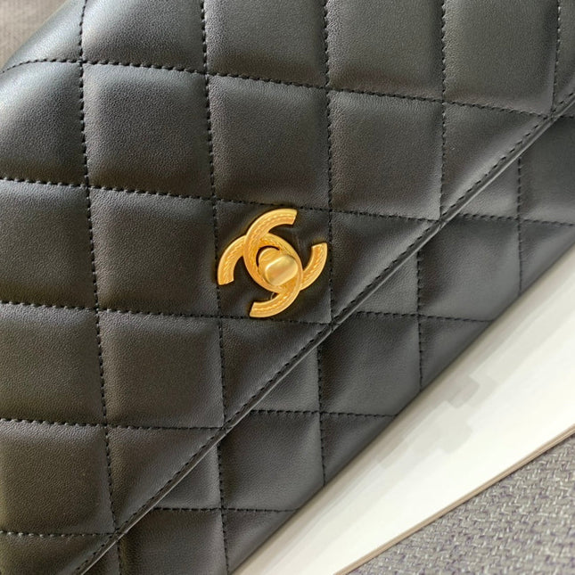 SMALL FLAP BAG 24CM TOP HANDLE BLACK LAMBSKIN GOLD HARDWARE