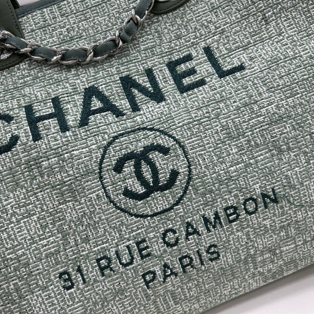 CC DEAUVILLE LARGE 38 TOTE BAG IN LIGHT GREEN CANVAS