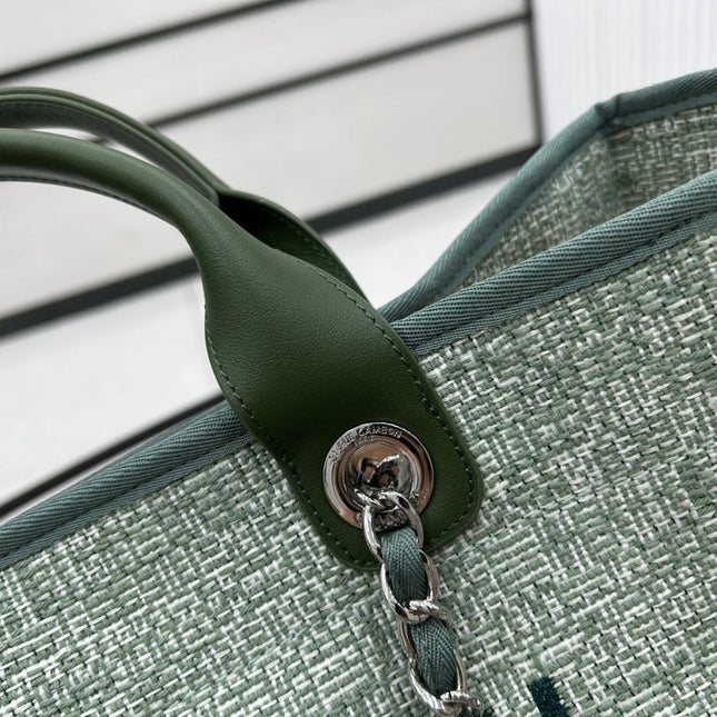 CC DEAUVILLE LARGE 38 TOTE BAG IN LIGHT GREEN CANVAS