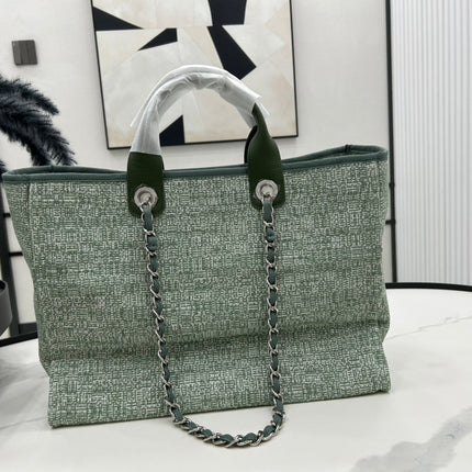 CC DEAUVILLE LARGE 38 TOTE BAG IN LIGHT GREEN CANVAS