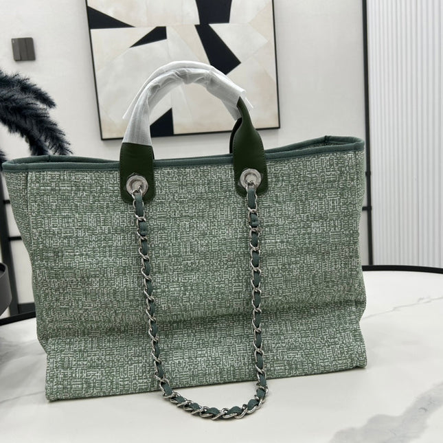 CC DEAUVILLE LARGE 38 TOTE BAG IN LIGHT GREEN CANVAS
