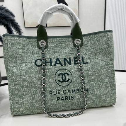CC DEAUVILLE LARGE 38 TOTE BAG IN LIGHT GREEN CANVAS